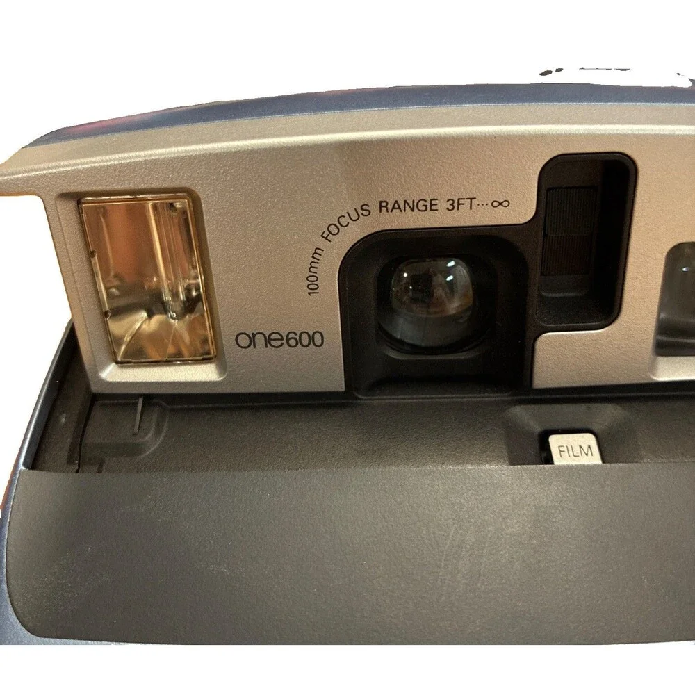 Polaroid One600 Instant Camera Blue Built-In Flash Focus 3’ Range Not Tested